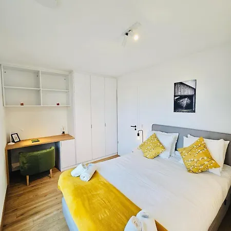 Lägenhet Spacious 3 Bedroom With Large Terrace And Parking-shut1 *