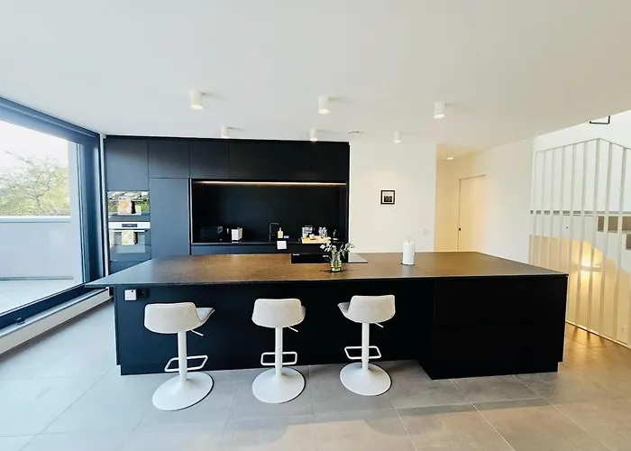 Spacious 3 Bedroom With Large Terrace And Parking-shut1 Lägenhet