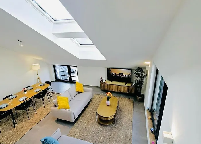 Spacious 3 Bedroom With Large Terrace And Parking-shut1