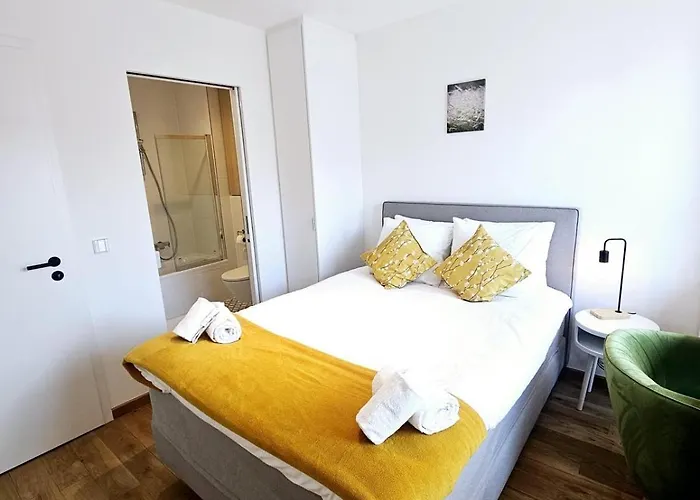 Spacious 3 Bedroom With Large Terrace And Parking-shut1