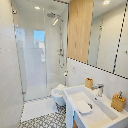 Spacious 3 Bedroom With Large Terrace And Parking-shut1