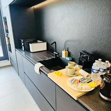 Spacious 3 Bedroom With Large Terrace And Parking-shut1 Apartamento *